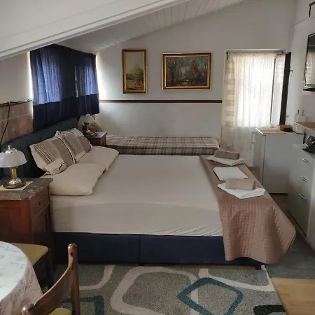 Apartment Deni Guest House Split
