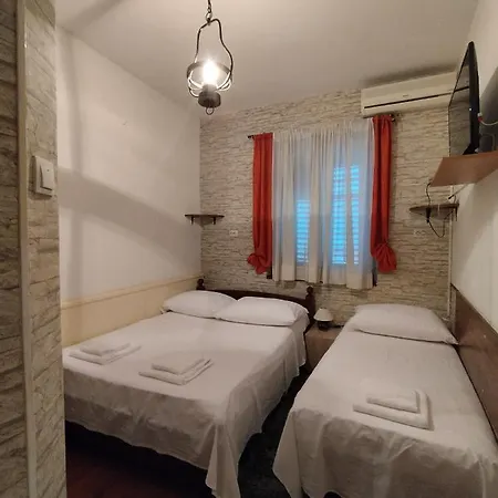Apartment Deni Guest House Split