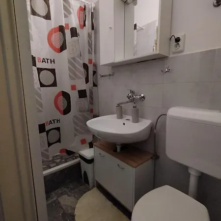 Deni Guest House Apartment