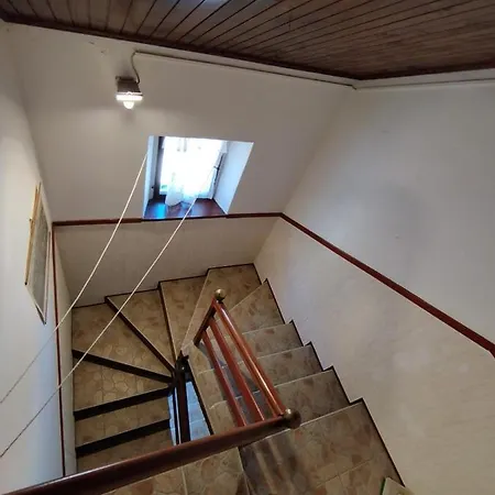 Deni Guest House Apartment *